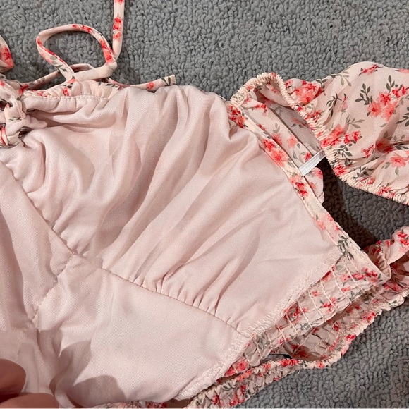 NWOT IRIS Floral blouse - Picture 8 of 10